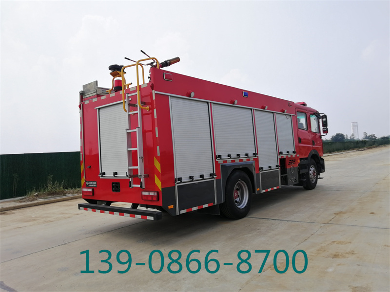 東風(fēng)D9泡沫消防車(7噸)圖片